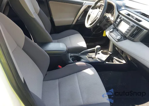 2015 Toyota Rav4 Xle z USA, uszkodzony, nr VIN JTMRFREV5FD162481